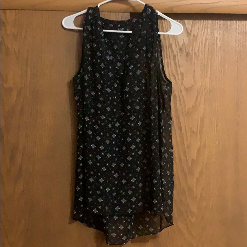EUC sheet black patterned sleeveless blouse